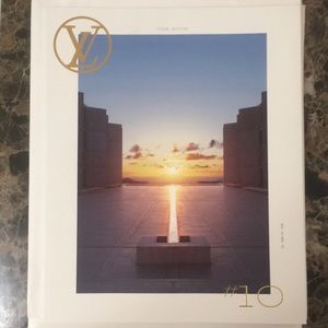 Louis Vuitton THE BOOK #10 2019